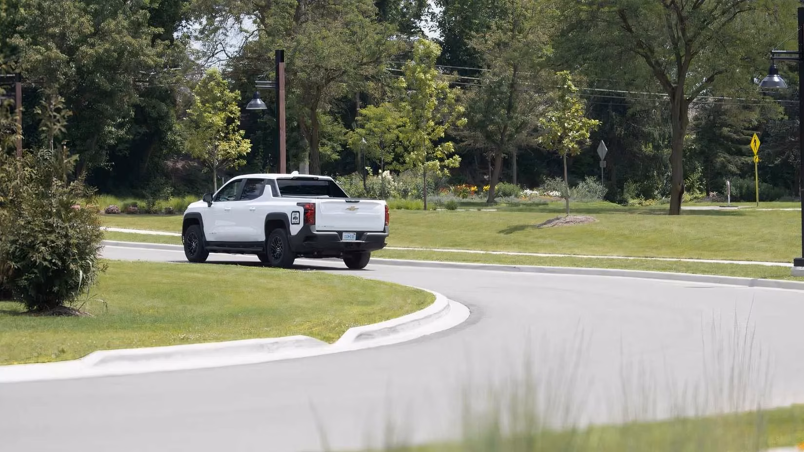 chevy-silverado-ev-shatters-ev-range-record-with-1059-miles-here-s-how-they-did-it-image-1
