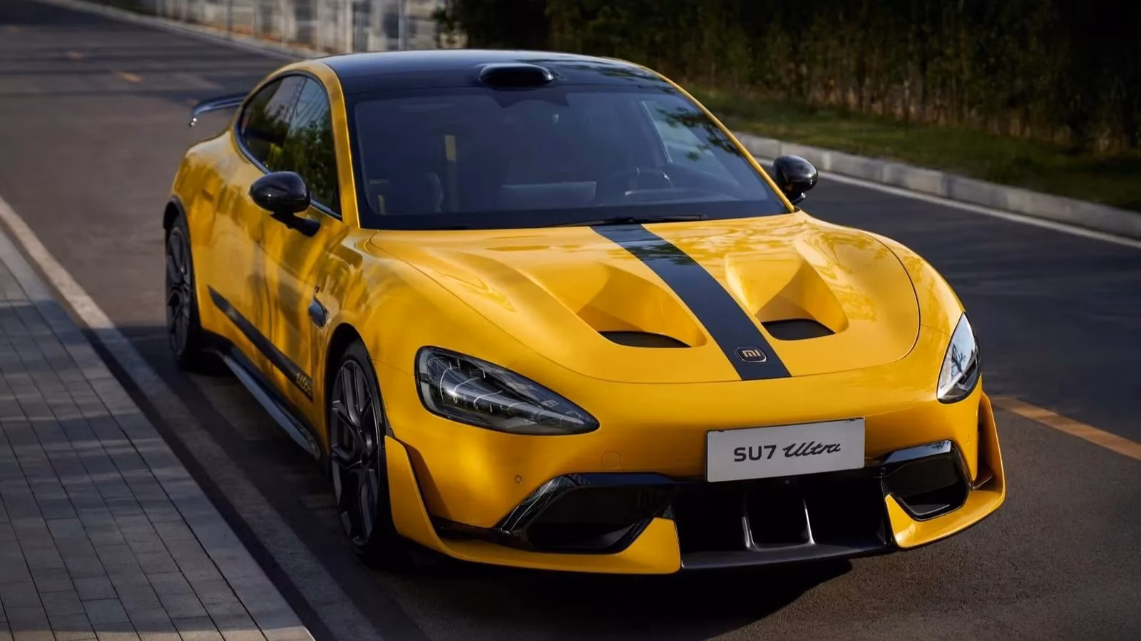 ferrari-s-first-ev-behind-the-scenes-with-the-xiaomi-su7-ultra-image-0