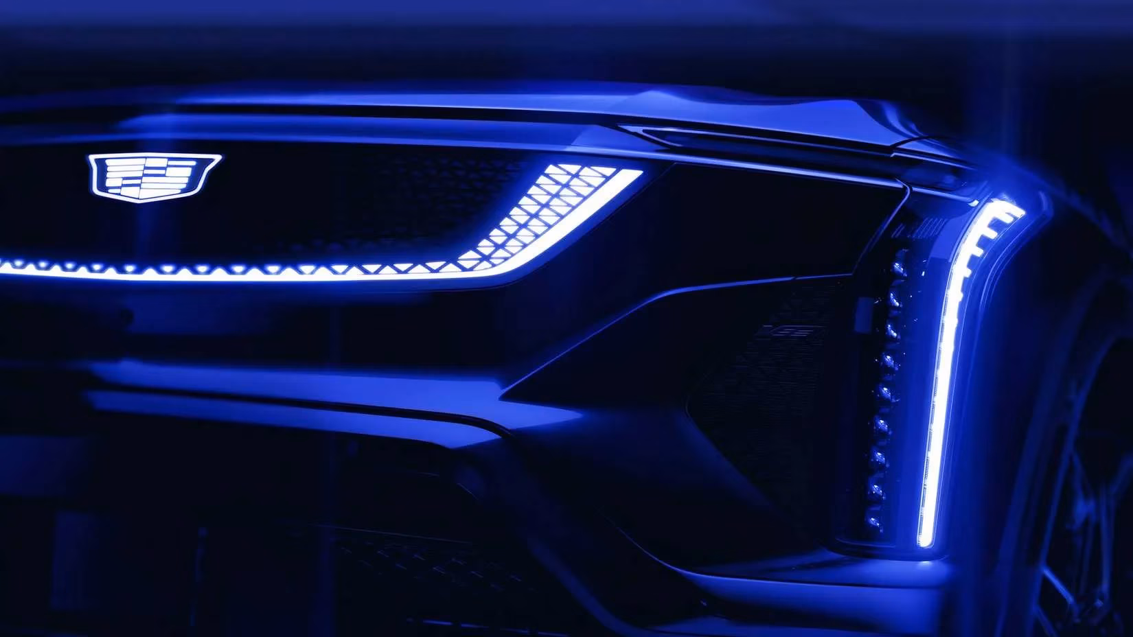 i-drove-the-2026-cadillac-optiq-v-and-its-a-silent-beast-image-1