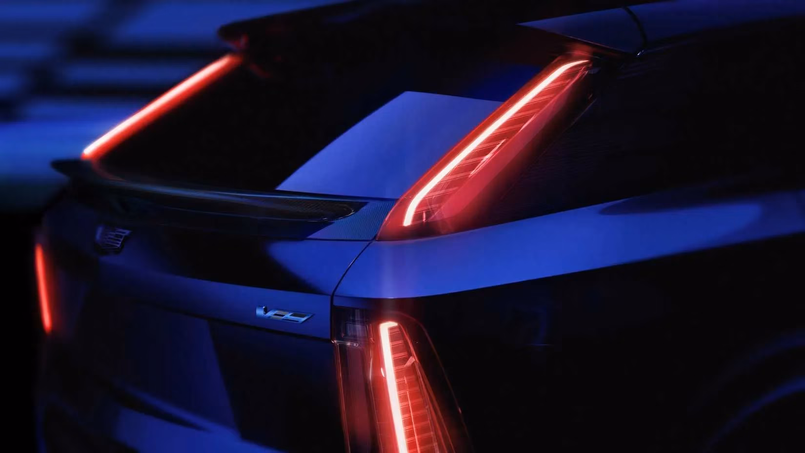 i-drove-the-2026-cadillac-optiq-v-and-its-a-silent-beast-image-2