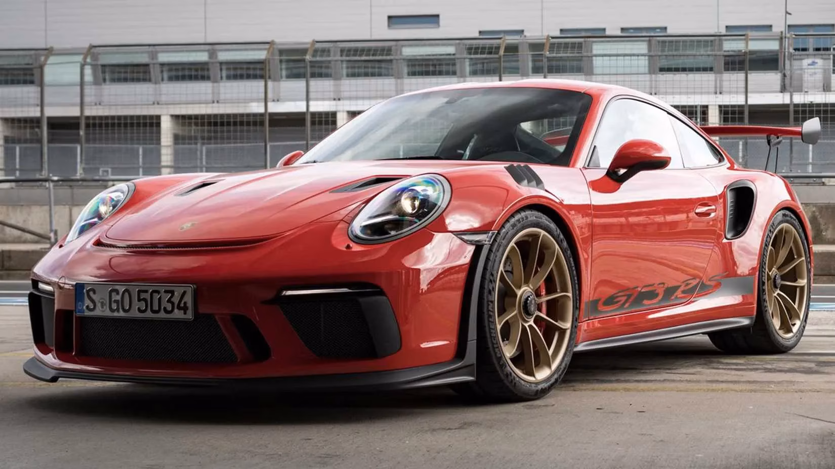 tesla-model-3-performance-outruns-supercars-costing-50-times-its-price-image-6