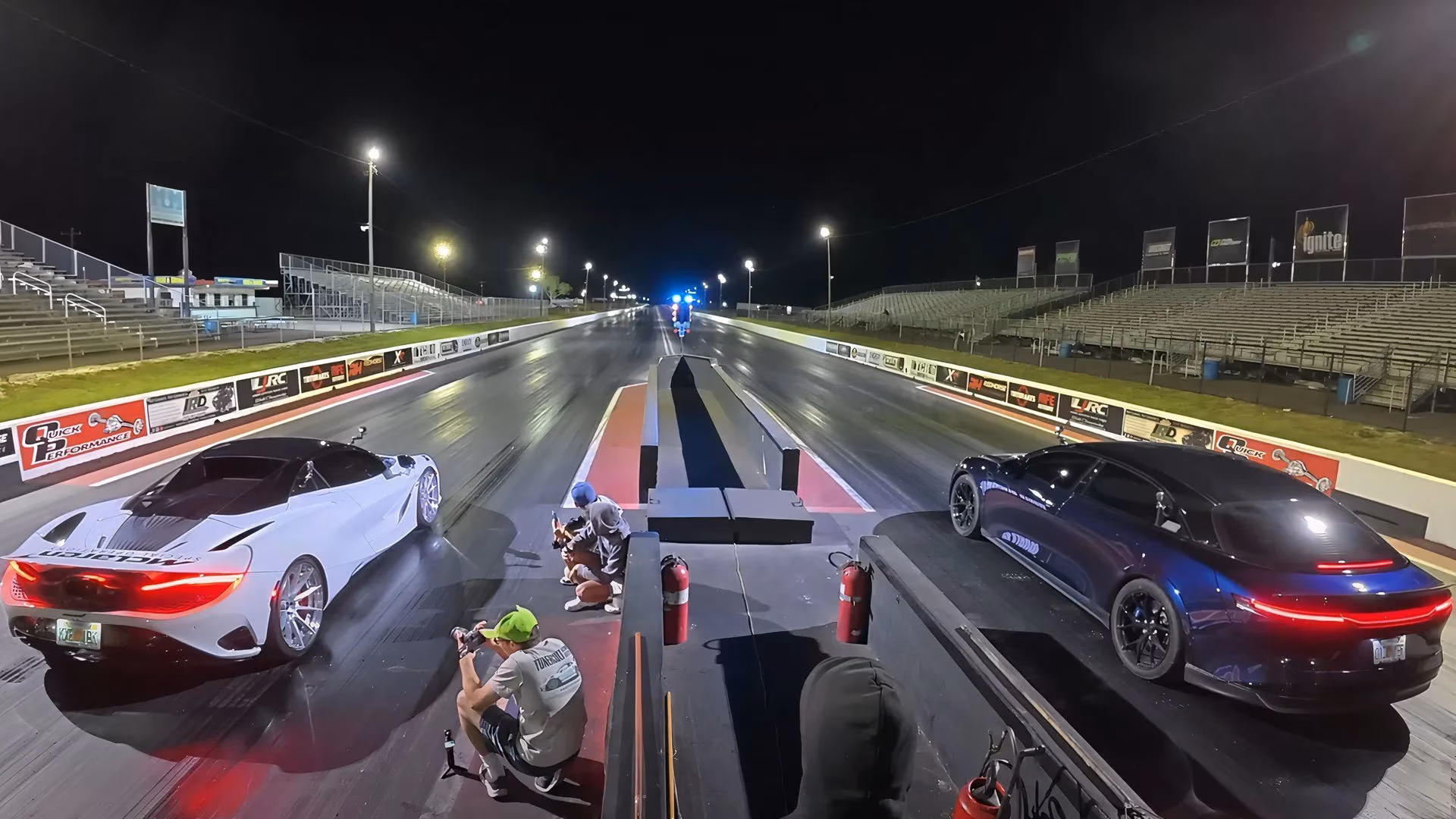 the-ultimate-showdown-lucid-air-sapphire-vs-mclaren-750s-in-a-drag-race-image-2