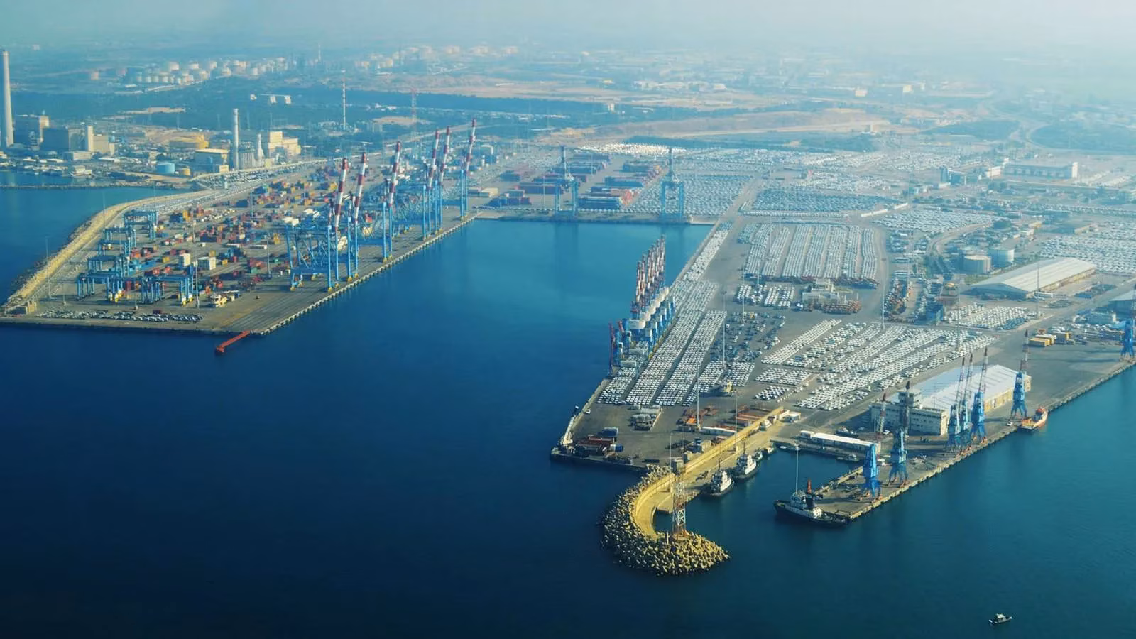 why-israel-is-evacuating-evs-the-looming-threat-of-high-tech-car-fires-in-a-conflict-zone-image-0